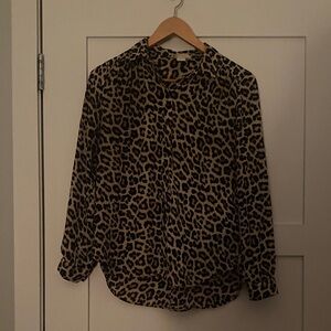 Chic Leopard Print Blouse